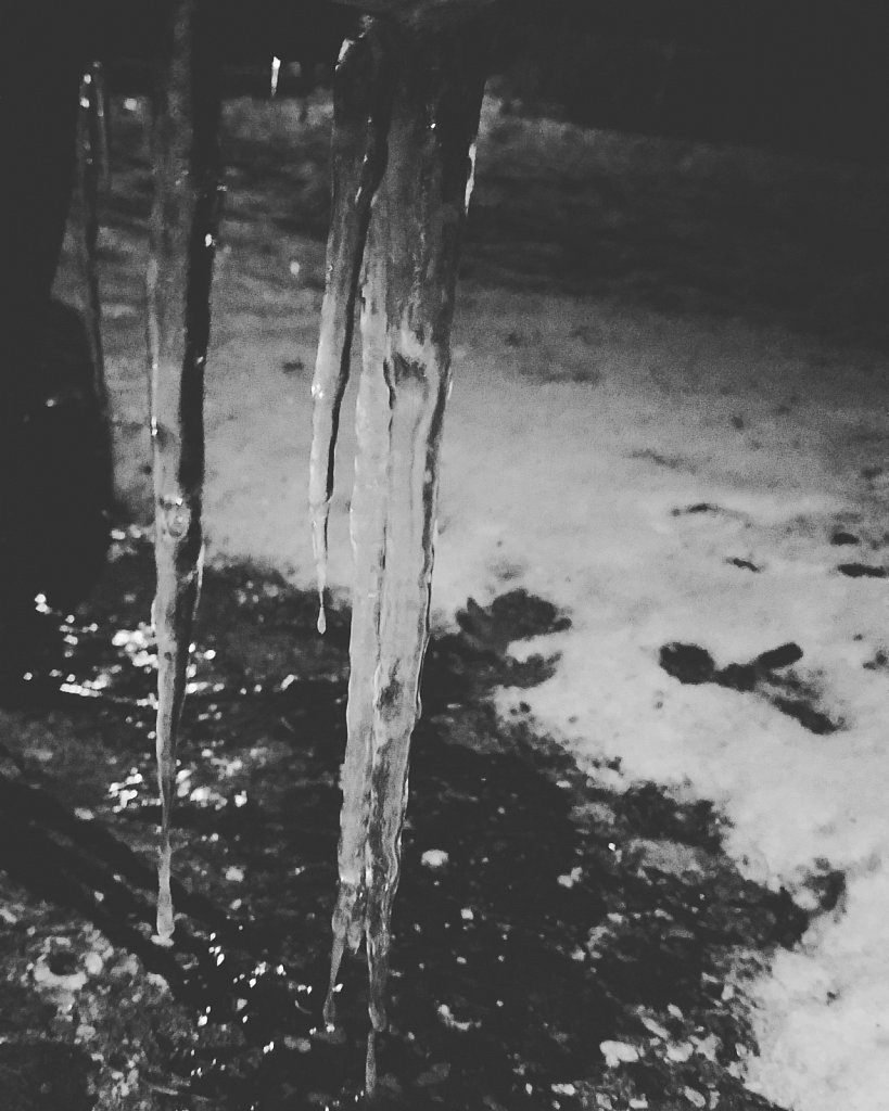 Compensation for poor focus with grayscale 