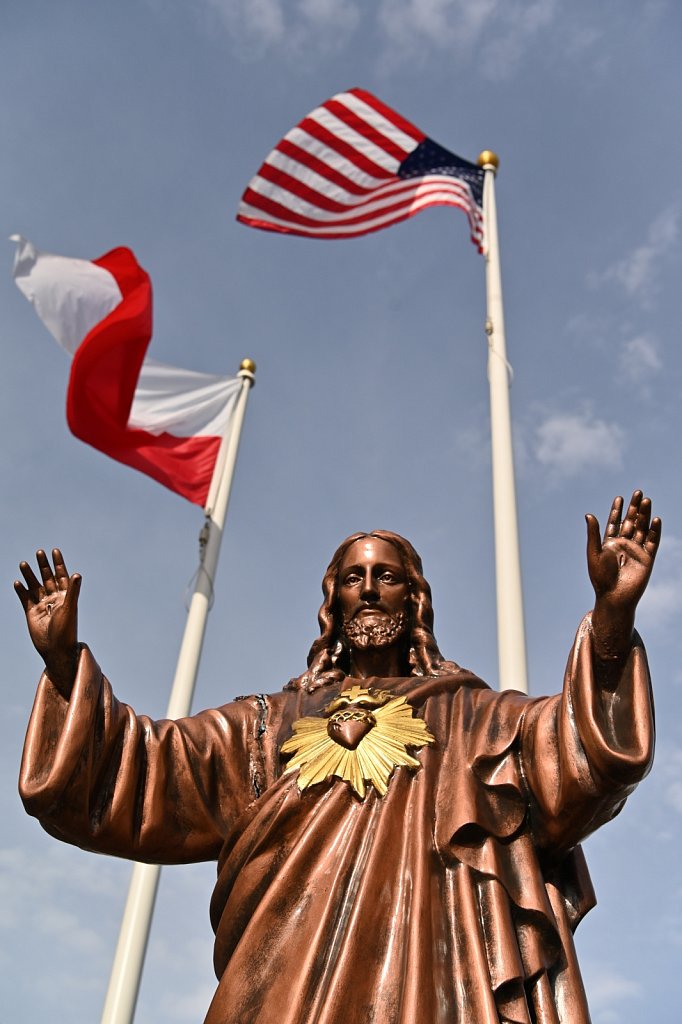 Sacred Heart of Jesus Statue