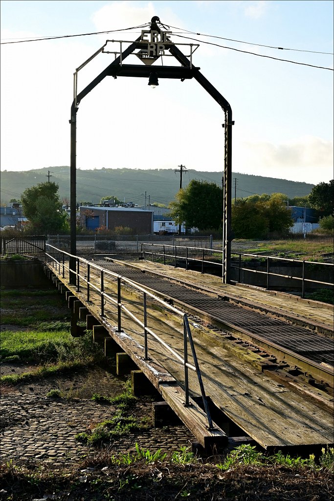 Erie Turntable